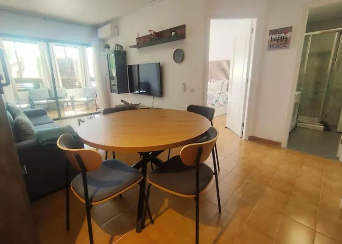 Step To Yumbo By Casas Cocodrilo