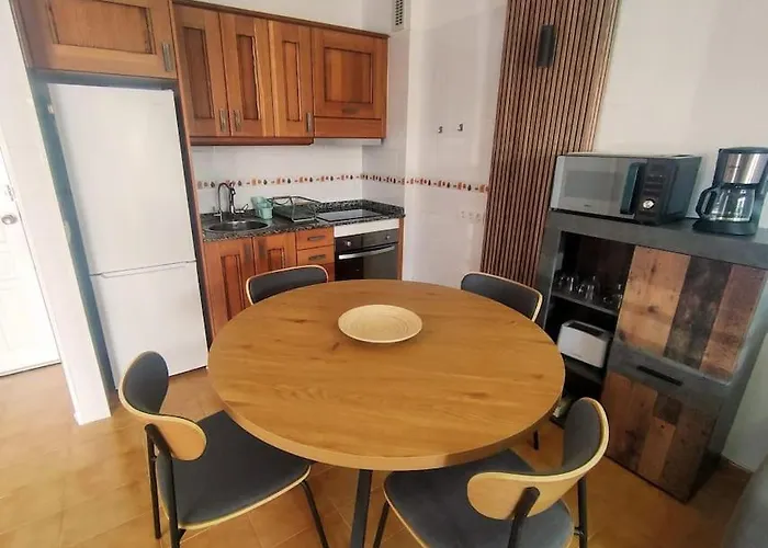 Step To Yumbo By Casas Cocodrilo * 马斯帕洛马斯