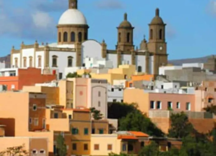 Step To Yumbo By Casas Cocodrilo *